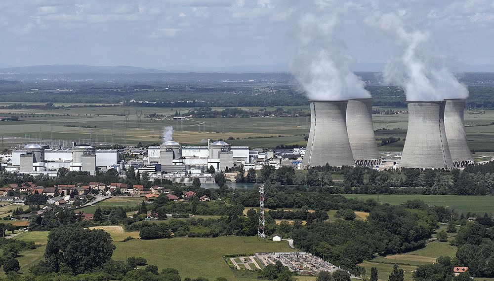 Centrale nucléaire de Bugey - France > diptyque 120 x 325 > © 2016